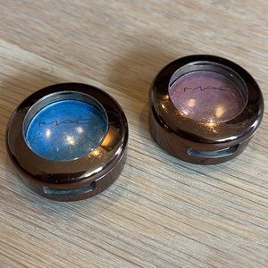 2 MAC RARE Veluxe Pearl limited edition eyeshadows - Belle Azure & Leisuretime